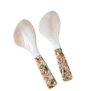 Cuillère artisanale en nacre motif Fleur de Poisson, manche long, finition miroir, logo personnalisé gravé, pour usage professionnel et rangement - Product Image 2