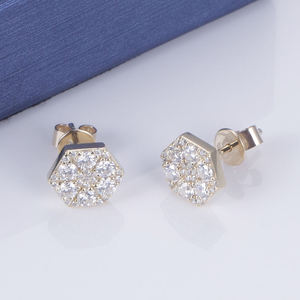 ต่างหูเพชรทรงหกเหลี่ยม AMBER JEWELS ทองคำแท้ 14K สไตล์วินเทจ ใส่ได้ทุกวัน สี G รับรองโดย IGI เพชรเพาะเลี้ยงในห้องปฏิบัติการ - Product Image 1