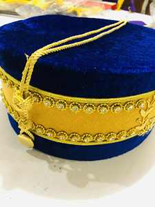 Sombrero Masónico de Terciopelo Azul con Bordado Dorado y Pedrería, Accesorio - Product Image 3