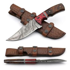 Couteau utilitaire d'extérieur personnalisé en acier Damas fait main, manche en bois de Pakka rouge et noyer, étui en cuir à double sangle, personnalisable OEM - Product Image 5