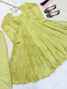 Robe Anarkali de créateur de luxe, broderie de fils violet clair et vert clair, tenue de soirée au meilleur prix - Product Image 3