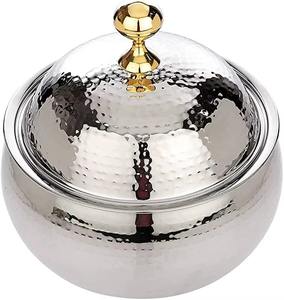 Le plat en métal est idéal pour les légumes en couches et les gratins, offrant une présentation propre et élégante lorsqu'on sert des tranches. - Product Image 5