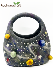 Bolso de mano hecho a mano con temática de galaxia, 100% fieltro de lana |   Bolsa de Mano Celestial Sostenible para Mujer |   Bolso de Fieltro Artesanal Ecológico - Product Image 2