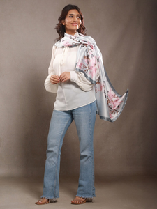 Écharpes carrées imprimées Matériau léger de haute qualité Accessoires élégants Parfait pour l'approvisionnement en vrac de commandes personnalisées - Product Image 6