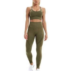 Ensemble de vêtements de sport pour yoga, nouvelle collection, vêtements de sport de qualité supérieure, design personnalisé avec votre propre logo, vêtements tendance, légers et durables - Product Image 3