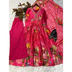 DESIGNER CHINON IMPRIMÉ AVEC BRODERIE SÉQUENCE TRAVAIL ALIA CUT ROBE BAS AVEC DUPATTA ROSE - Product Image 5