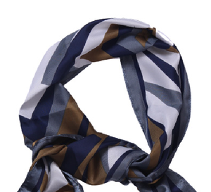 Écharpe en satin à motif géométrique pour femme, en polyester respirant, pour usage quotidien, impression par sublimation régulière, 220g, toutes saisons, bleu - Product Image 1