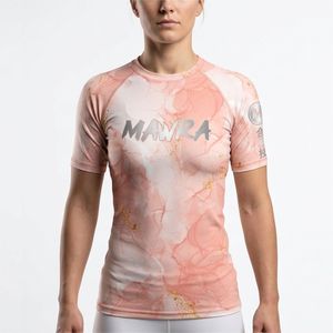 Rashguard Mawra Premium personnalisé par sublimation, t-shirt de compression pour entraînement en salle de sport, MMA, unisexe. - Product Image 1