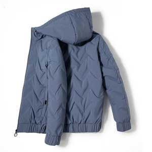 Chaqueta Acolchada con Capucha Negra para Hombre, Cortavientos de Invierno, Cierre de Cremallera Informal, Relleno de Poliéster, Corte Regular - Product Image 5