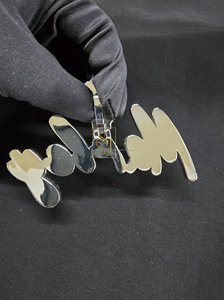 จี้เพชรโมอิสซาไนต์ทรงบาแกตต์แบบคลาสสิก ปรับแต่งได้ ตัวอักษรภาษาอังกฤษ ชื่อสั้น ตัวอักษรภาษาไทย  ประดับเพชร  วัสดุเงินแท้ 925  ของขวัญวันครบรอบ - Product Image 5