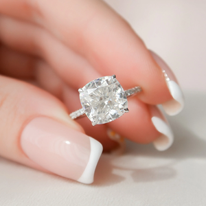 แหวนเพชรทรงคุชชั่นทันสมัย แหวนหมั้นเพชรสำหรับผู้หญิง ทอง 14k สไตล์คลาสสิก เพชรเพาะเลี้ยงในห้องปฏิบัติการ รับรองโดย IGI - Product Image 1