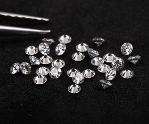 Lot de diamants ronds brillants de 2 mm, 1 carat, cultivés en laboratoire (HPHT/CVD), couleur DEF, pureté VVS, vente en gros, pierres de mêlée pour la fabrication de bijoux - Product Image 3
