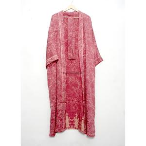 Robe kimono vintage en soie patchwork, style bohème, ouverte sur le devant, robe kimono de luxe, robe kimono pour la plage, robe kimono pour les fêtes, peignoir - Product Image 4