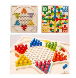 Plateau de jeu double face en bois avec pions colorés et dés, design peint sur le thème des dessins animés, pour les enfants et les jeux en famille - Product Image 6