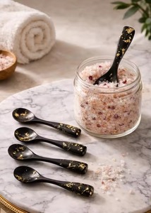 Ensemble de cuillères à salade en résine faites à la main, design moderne, légères et durables, ustensiles de service de cuisine pour la maison, les restaurants et la restauration - Product Image 6