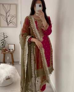 Nuevo Conjunto de Fiesta para Mujer de Tela Blossom, Diseño de Alta Costura, Georgette Pesado, Elegante, para las 4 Estaciones, Top, Pantalón y Dupatta con Bordado Elaborado - Product Image 6