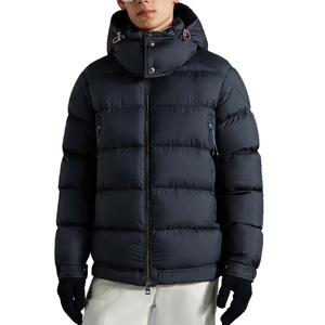 Chaqueta Acolchada con Capucha para Hombre, Negra, Resistente al Viento, Rellena de Plumón, Abrigo de Invierno, Corte Regular Informal, Cierre de Cremallera, Exterior de Poliéster Grueso - Product Image 1