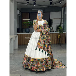 Diseñador exclusivo Colección Chaniya Choli Conjunto completo Cosido Lehenga Nuestra tienda de ropa India pakistaní Exclusivo - Product Image 1