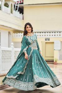 Ensemble Lehenga Choli en coton brodé vert sarcelle avec dupatta, tenue de mariage indienne traditionnelle pour femme, longueur ras du sol, coupe classique - Product Image 6
