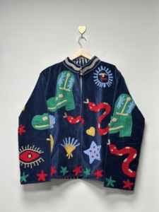Veste bomber courte unisexe en velours brodé Suzani, faite à la main, tricotée, style bohème, hiver, avec motif floral, doublure en coton - Vente en gros - Product Image 1