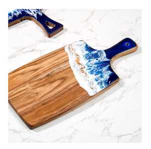 Planche à découper moderne en bois d'acacia avec incrustation en résine époxy bleue, plateau de service minimaliste pour charcuterie, cadeau idéal pour la cuisine - Product Image 5