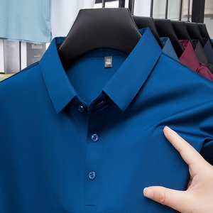 เสื้อเชิ้ตผู้ชายสีกรมท่า แขนสั้น ผ้าฝ้ายอ๊อกซ์ฟอร์ด พิมพ์ลายสีพื้น สไตล์ลำลอง ทรงปกติ ติดกระดุมด้านหน้า โลโก้ที่คอเสื้อด้านหลัง - Product Image 5