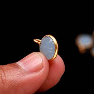 Pendentif fleur en calcédoine bleue naturelle, charme en argent sterling 925, pierre précieuse sculptée à la main, charme en forme de cœur pour la création de bijoux - Product Image 1