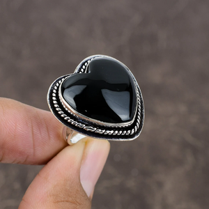 แหวนรูปหัวใจพลอยแบล็คออนิกซ์ เงินแท้ 925 แหวนพลอยทำมือ เครื่องประดับโรแมนติก - Product Image 1