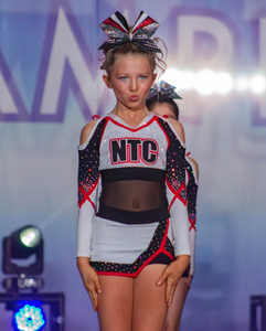 เดรสสำหรับการแสดงของเด็กชุดยูนิฟอร์มเชียร์ลีดเดอร์พิมพ์ลายพลอยเทียม - Product Image 2