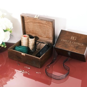 Caja de Madera Rectangular Ecológica para Guardar Joyas y Regalos, Interior Suave para Artículos Delicados, Decoración de Mesa para Navidad y Año Nuevo Chino - Product Image 1