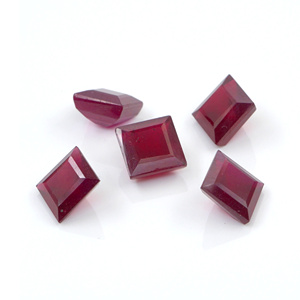 Rubis naturels de Bangkok, carrés calibrés de 7 mm, pierres précieuses de rubis naturelles facettées, prêtes à l'emploi pour la création de bijoux - Product Image 1