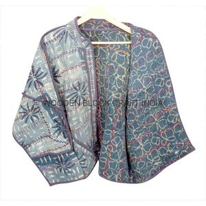 Veste Kantha en coton pur respirant et écologique pour toutes les saisons, avec manches classiques, col mandarin et design patchwork dessiné à la main - Product Image 4