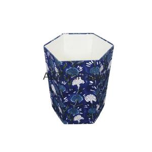 Poubelle pliable à ouverture supérieure en coton et carton imprimé floral hexagonal, faite à la main, élégante, pour bureau et extérieur - Product Image 2