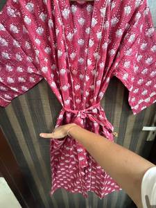 Bata Kimono Floral de Algodón para Mujer, Ligera y Suave, Hecha a Mano con Estampado Digital, Cuello en V, Cierre con Cordón, Transpirable - Product Image 4
