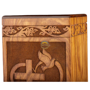 Urne funéraire religieuse chrétienne en bois naturel, artisanale, marron, motif vague, pour cendres funéraires, par AYAANS - Product Image 1