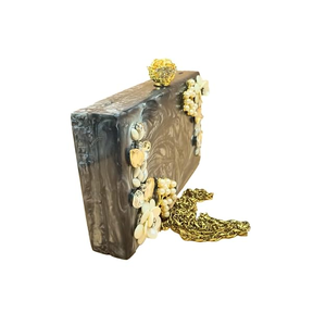 Sac à main en résine de haute qualité, élégant et durable, pour femmes, disponible au meilleur prix chez Resin Crafts. - Product Image 4