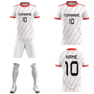 Ensemble d'uniformes de football personnalisés : maillot, short, vêtements de sport pour matchs et entraînements, tenue athlétique complète - Product Image 5