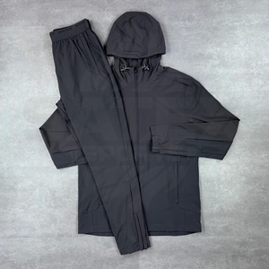 Conjunto Deportivo Cortavientos de Nylon 100% con Corte Holgado, OEM/ODM, Ligero, Moderno y Cálido - Product Image 1