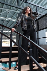 Chaqueta Bomber de Camuflaje para Mujer, Manga Larga, Cuello Camisero, Cierre de Botón, Estampada, de Poliéster, para Otoño - Product Image 2