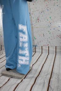 Pantalon de survêtement homme 2026 personnalisé avec logo, respirant, coupe ajustée, séchage rapide - URBAN PRODUCTIONS (vente en gros) - Product Image 3