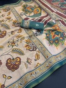 Un magnifique mélange de panneaux violet royal profond et de beige naturel, accentués par des nuances de vert sarcelle. - Product Image 5