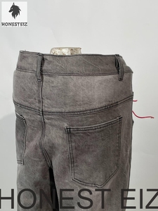 DENIMGUYS กางเกงยีนส์ทรงตรงสไตล์วินเทจสีฟ้าซีดแบบซันเฟดสำหรับผู้ชาย ทรงแบ็กกี้ขาดๆ แบบฮิปฮอป พิมพ์ลายสกรีน รักษ์โลก ซักได้ - Product Image 2