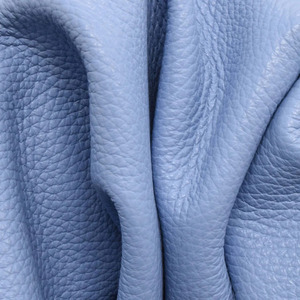 Cuero de vaca con textura granulada azul cielo, material de textura suave para la fabricación de bolsos, carteras y bolsos de mano de lujo para mujer, proyectos de artesanía. - Product Image 4