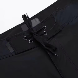 Shorts de sport anti-rides pour hommes, décontractés, en toile légère, confortables, respirants, séchage rapide, design brodé. - Product Image 2