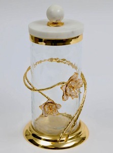 Ensemble de contenants de rangement pour épices Glam Crystal avec couvercles dorés, hermétiques, design cylindrique artisanal, pour la cuisine - Product Image 2