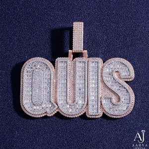 Pendentif Lettre Moissanite Givrée Coupe Baguette Sertie à Griffes en Argent 925 Plaqué Rhodium, Breloque Prénom pour Bijoux de Fête - Product Image 3