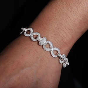 สร้อยข้อมือคริสตัลชุบทอง 18K หรูหรา ประดับเพชรทรงกลมเจียระไนแบบเบลซ์ลายดอกไม้ เหมาะสำหรับทุกเพศทุกวัย สวมใส่ได้ทุกวัน - Product Image 2