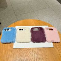 Étui de protection de luxe 3D mignon en peluche chaude pour l'hiver avec coque articulée pour iPhone 11 12 13 14 15 16 17 18