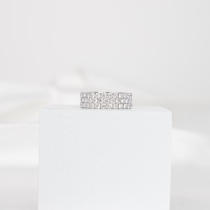 Anillo de Eternidad Minimalista de Oro de 14K con Tres Hileras de Diamantes de Laboratorio de Lujo de 0.04CT, 81 Piezas con Micropavé, Certificado IGI - Product Image 1