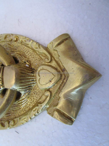 Heurtoir de porte à tête de lion en laiton massif fait à la main avec anneau finition antique heurtoir de porte décoratif visage de lion pour portes de villa et d'hôtel - Product Image 3